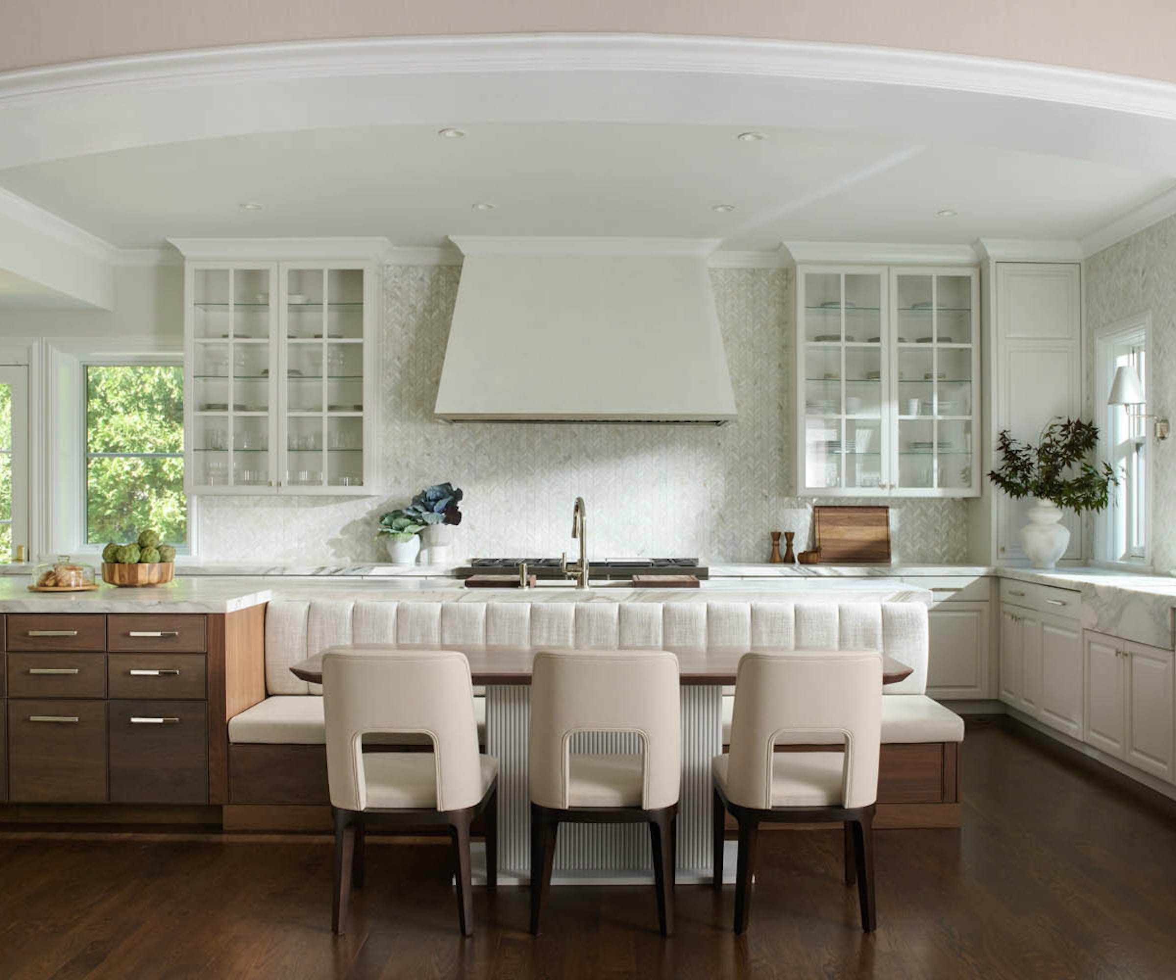 island with built in banquette