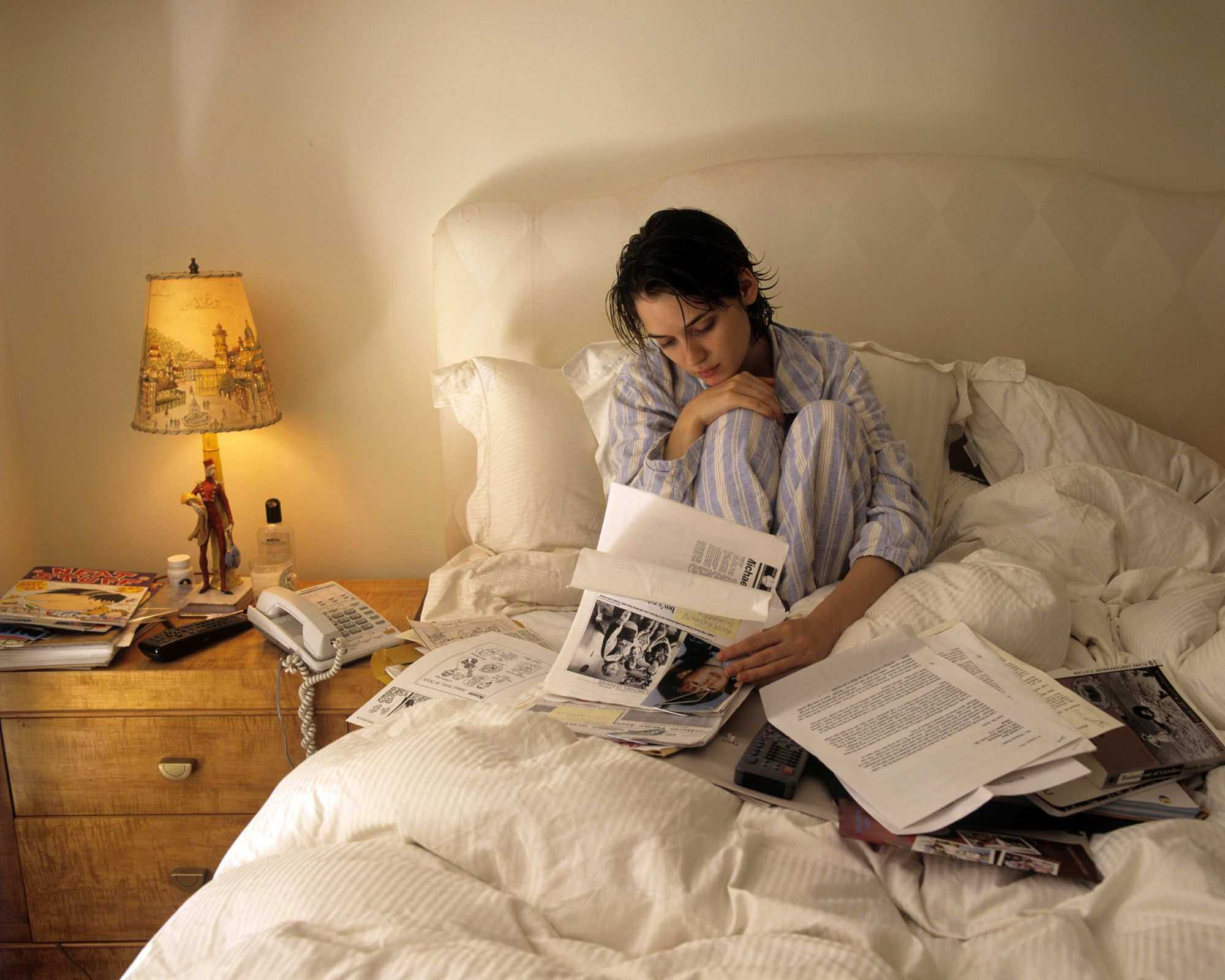 winona ryder on her bed in 1994