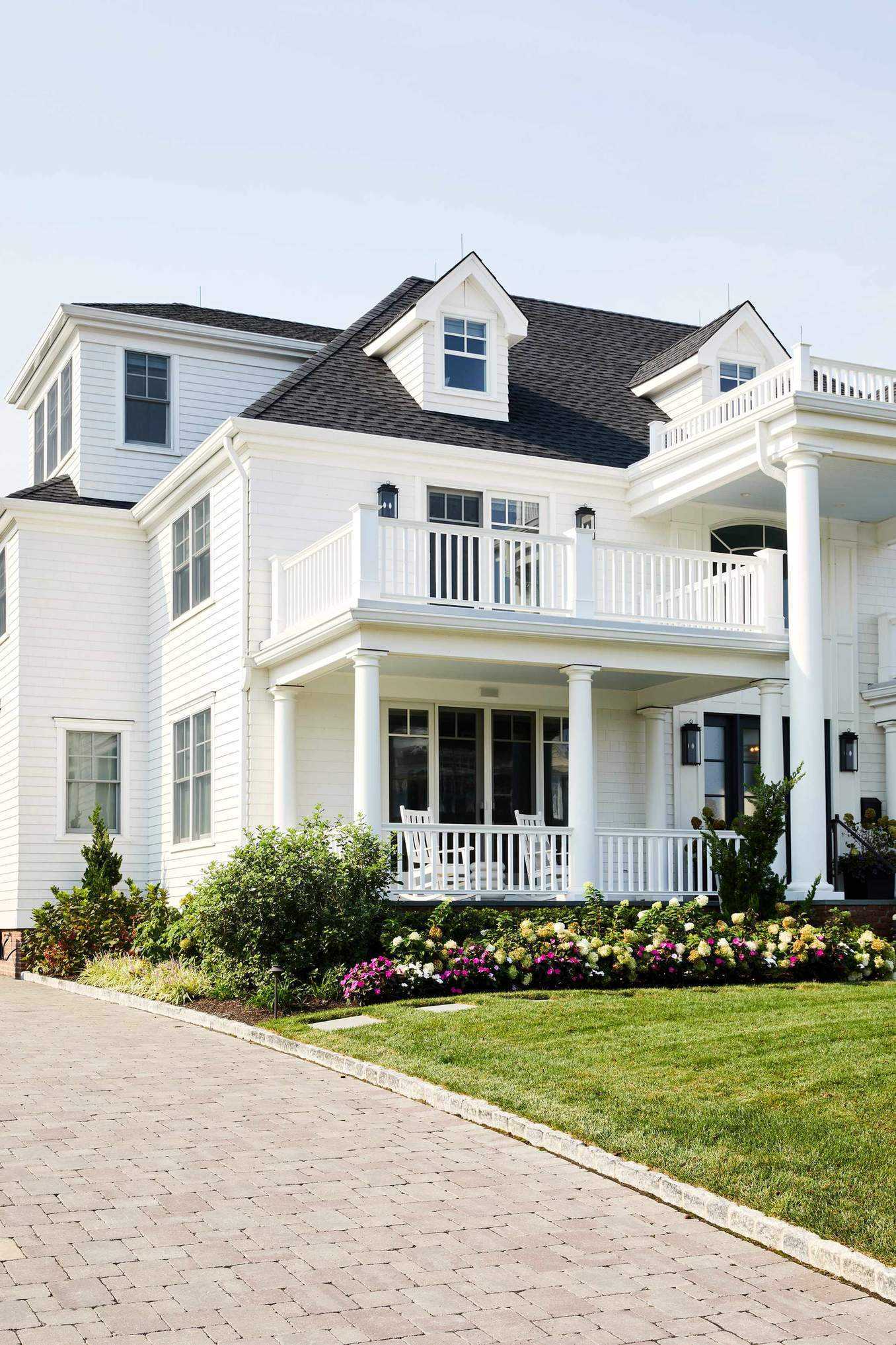 Southern Colonial beach house in New Jersey exterior