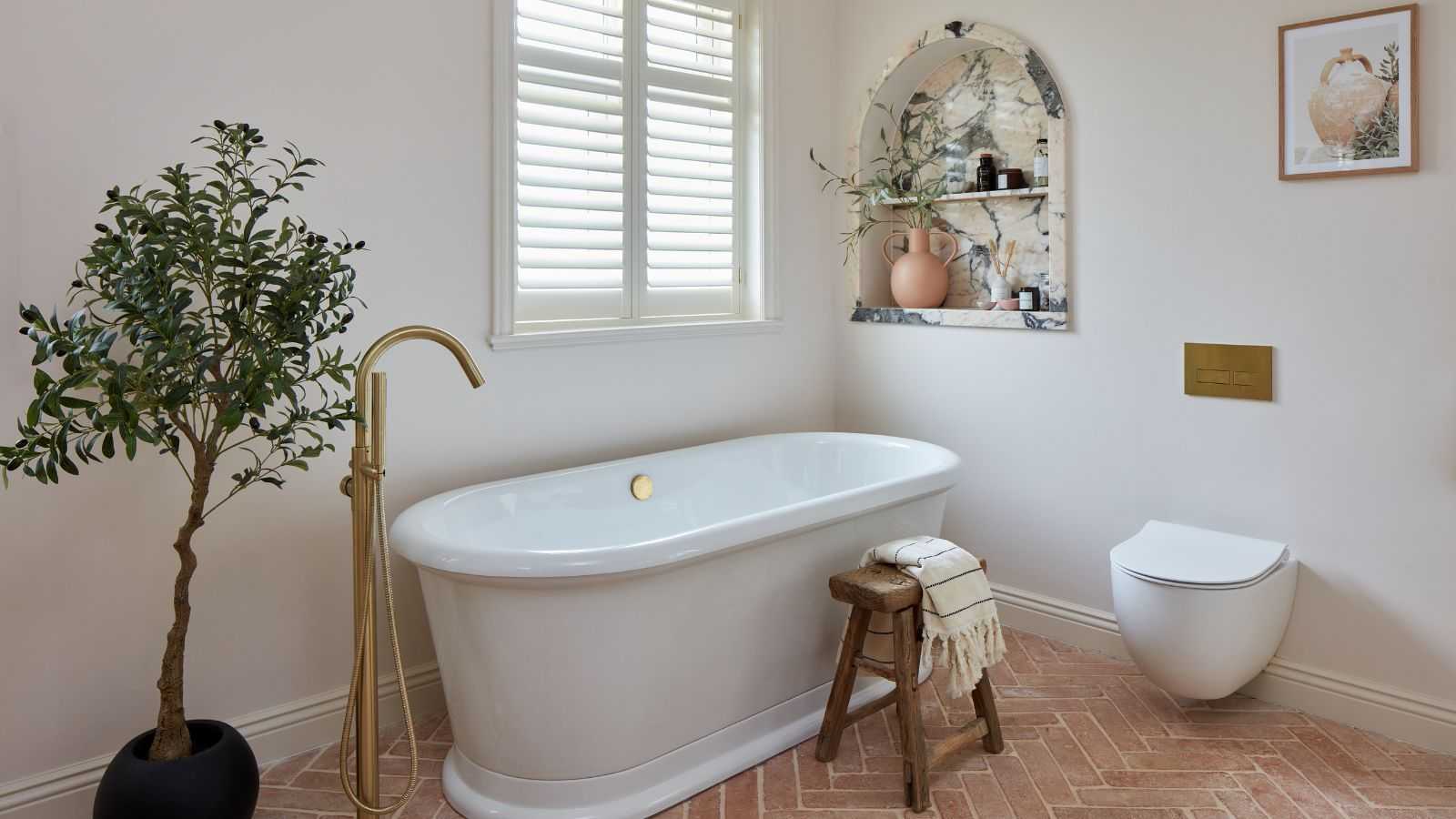 15 bathroom flooring ideas designers always return to