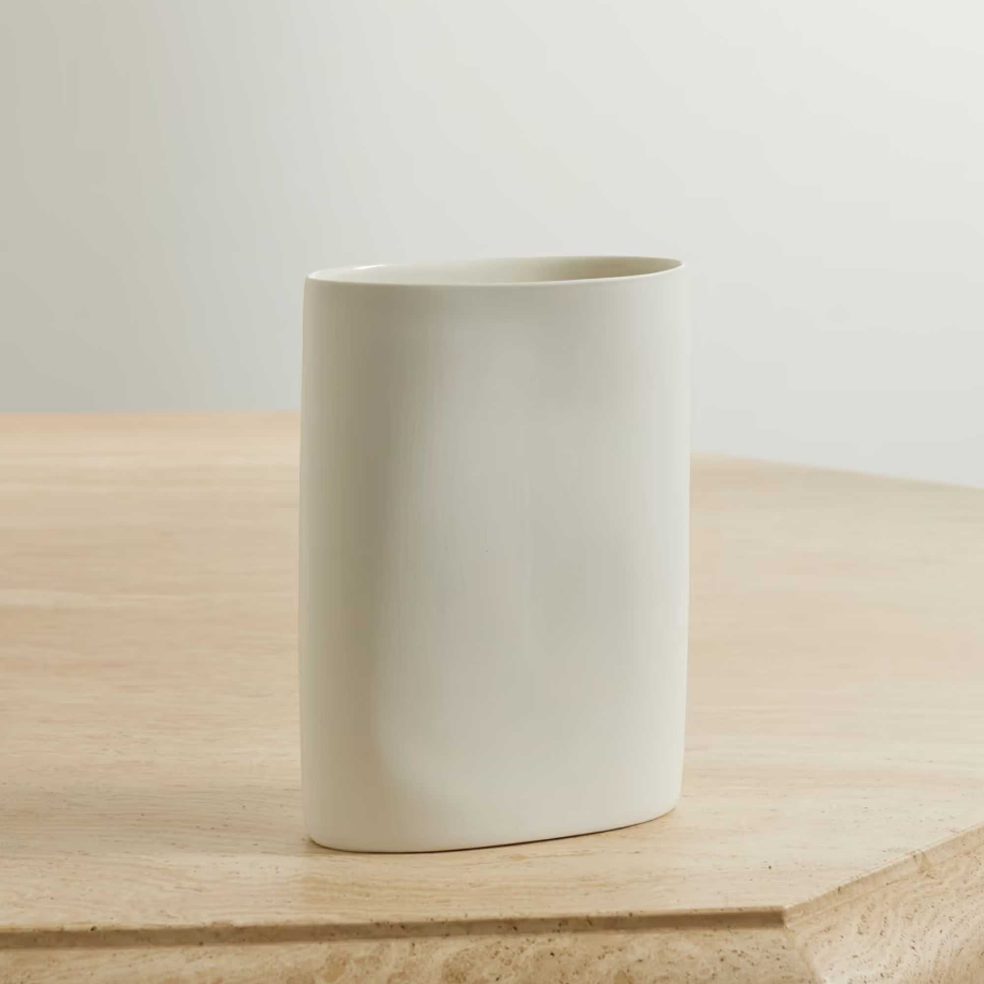 MUD AUSTRALIA + NET SUSTAIN Oval medium porcelain vase