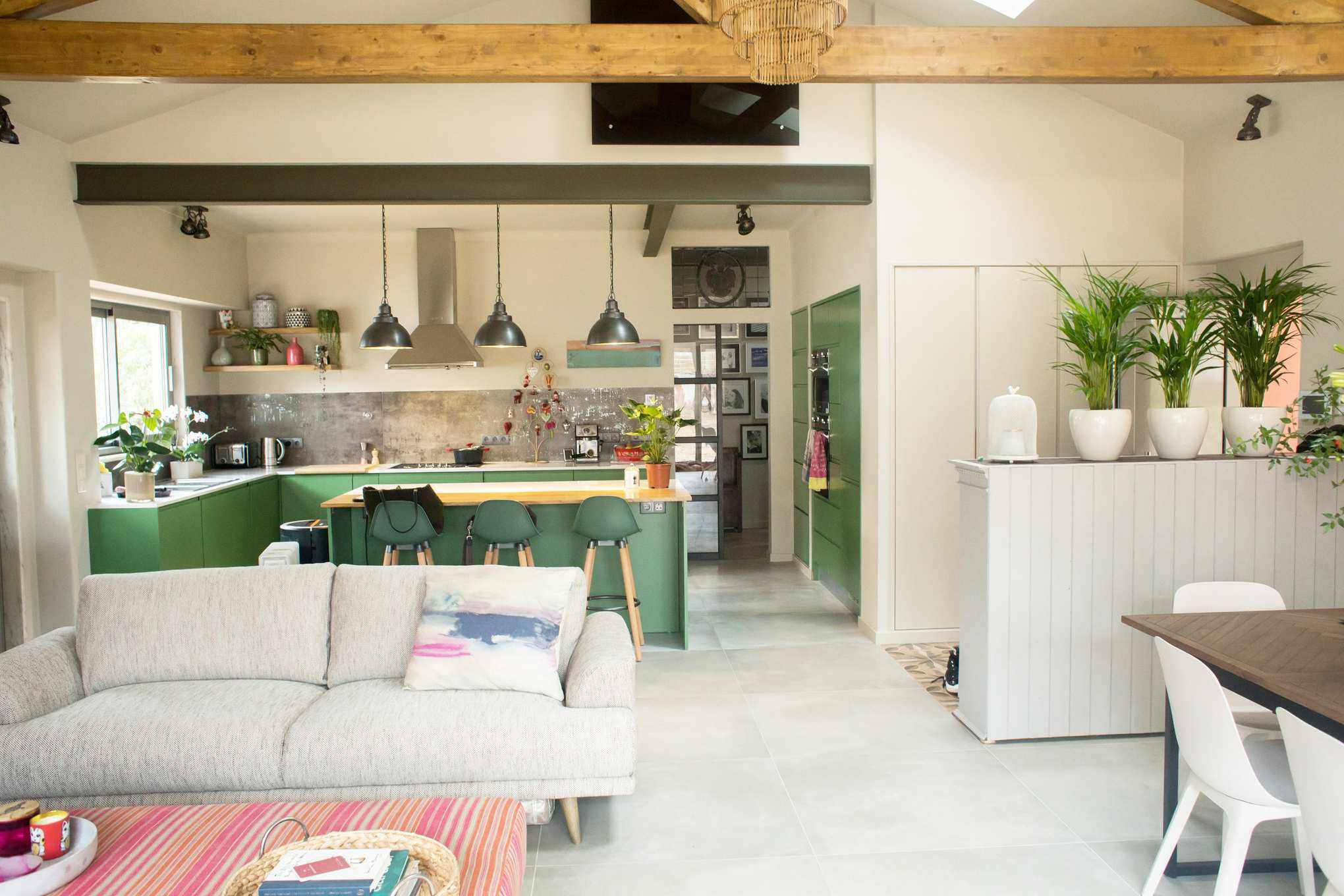 Open plan kitchen diner