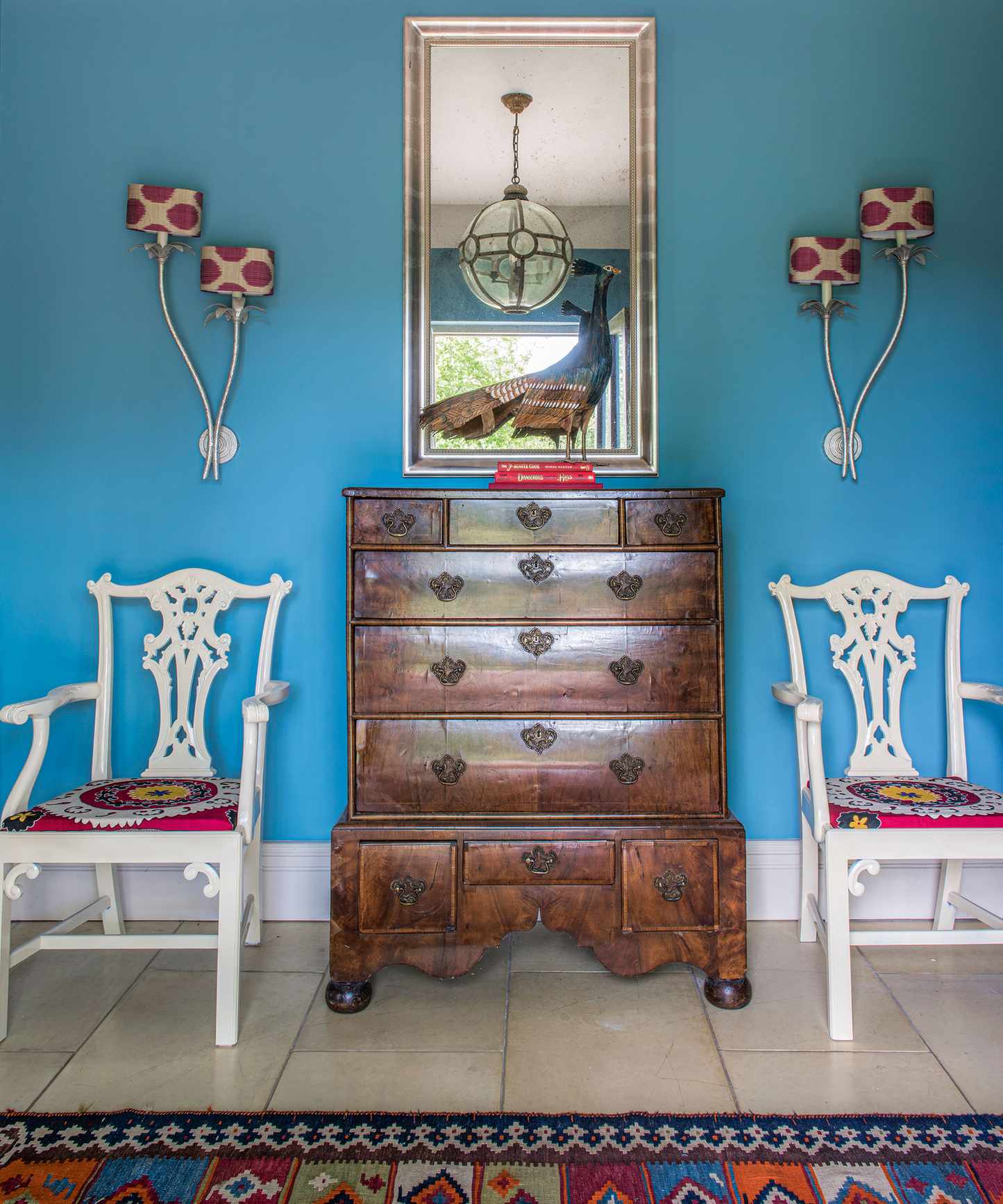 Small entryway ideas with blue wall color