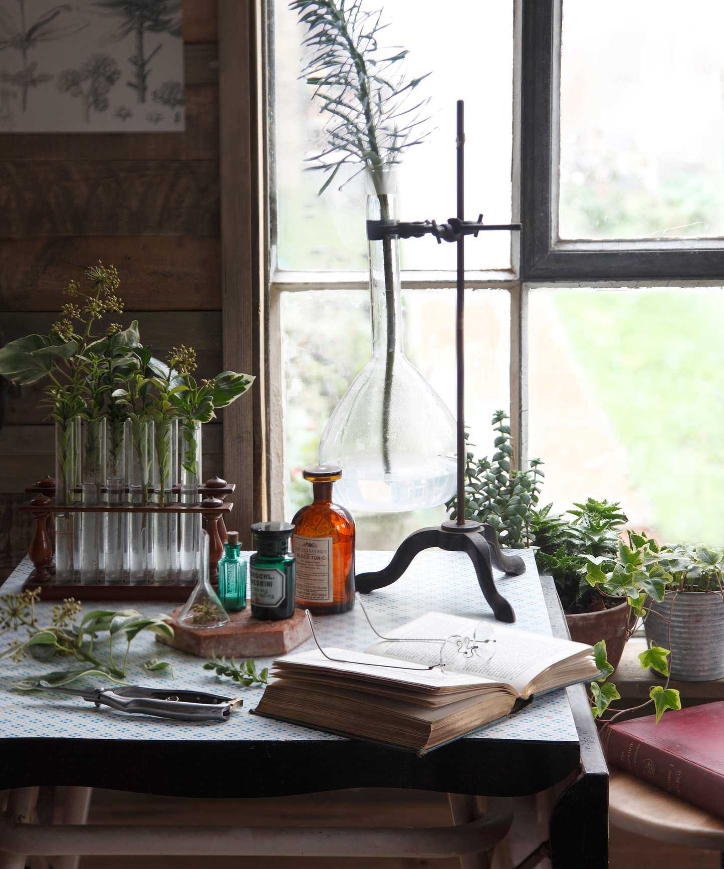Backyard storage ideas with desk