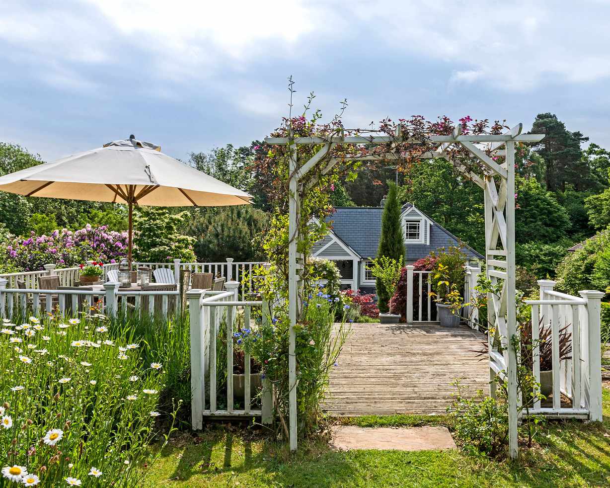 Trellis ideas with pergola