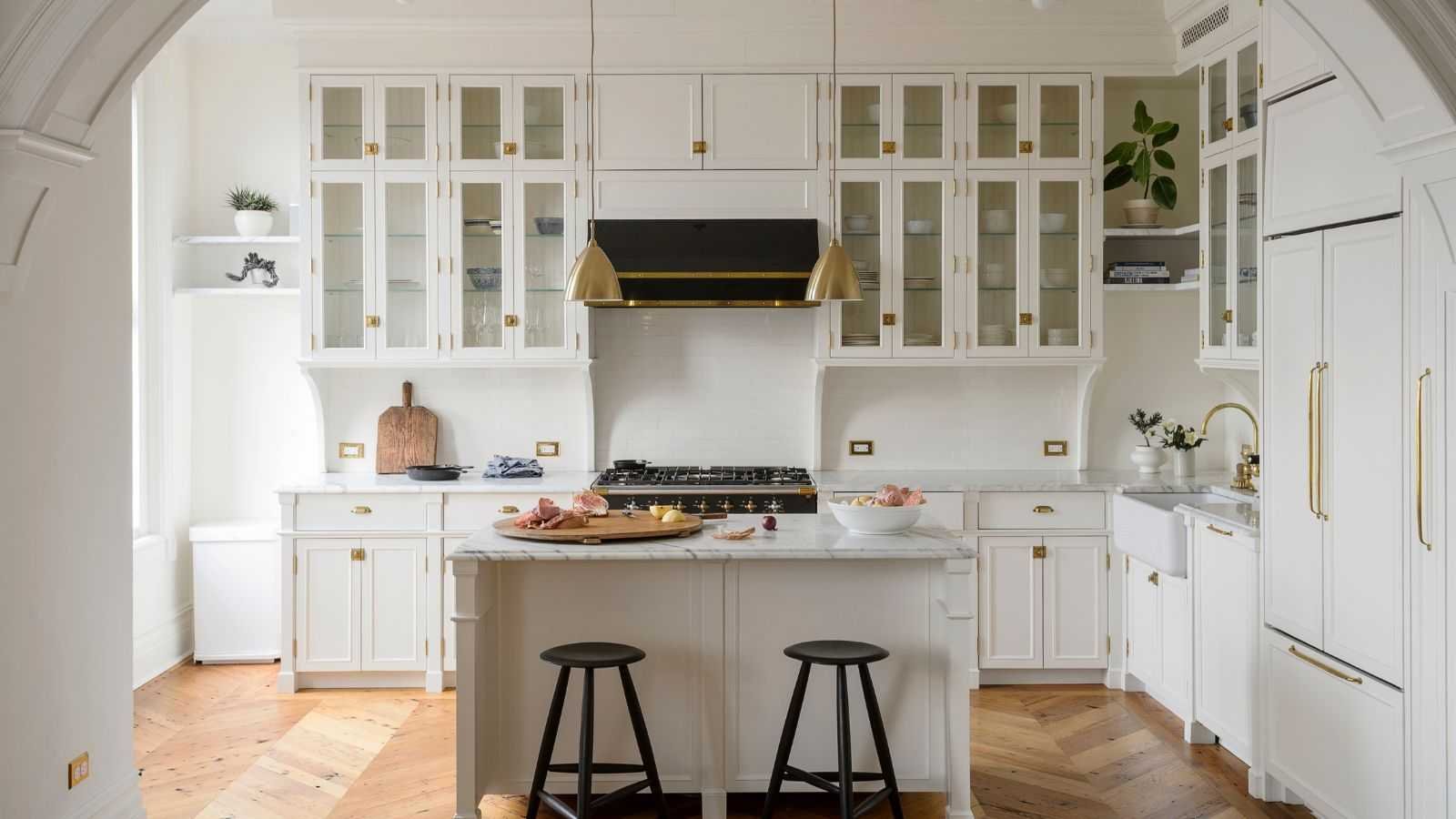 50 of the best cleaning tips that will leave every room spotless with ease – whether you live alone, with pets, or have a very busy household