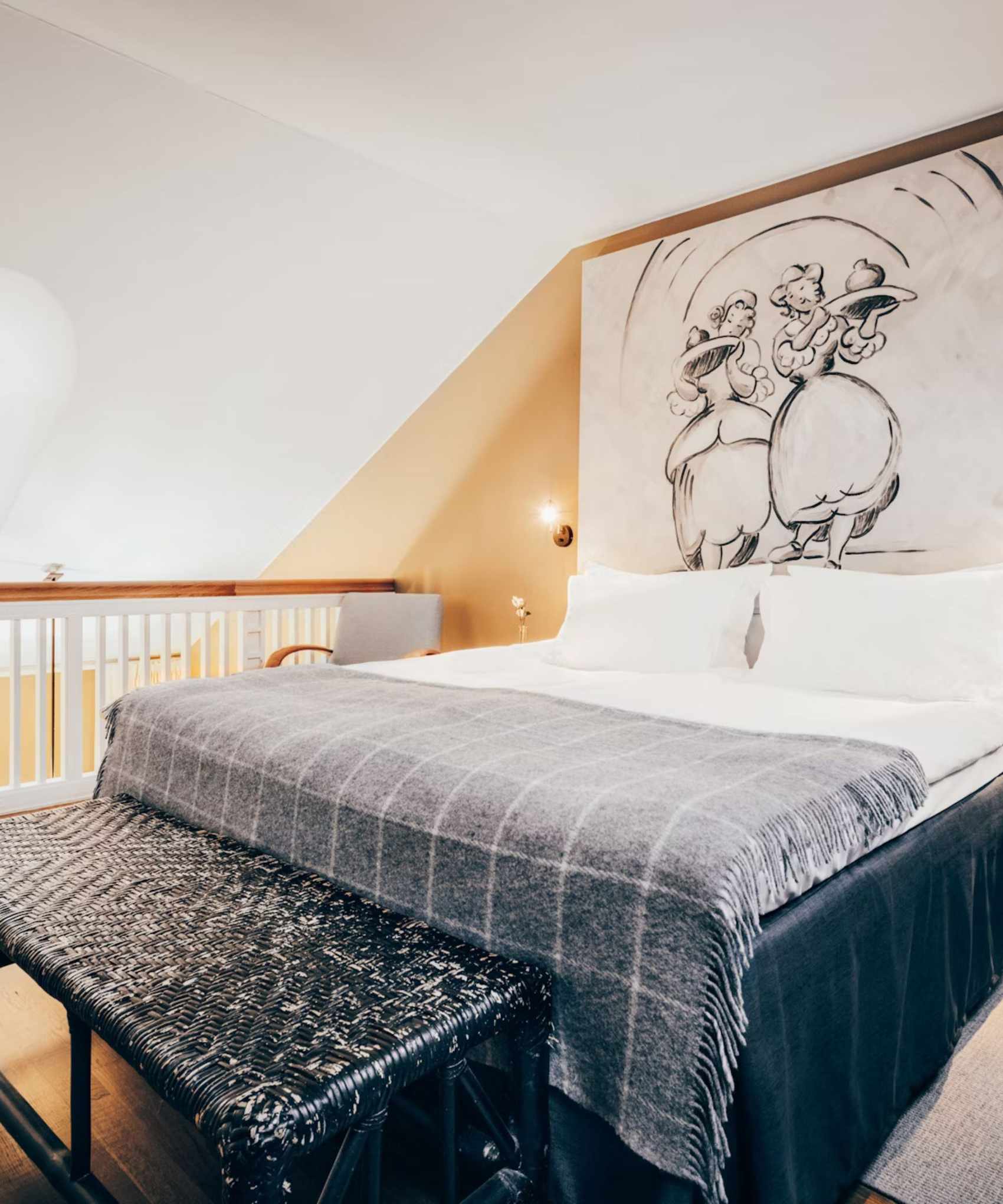 A H&auml;stens mattress in a Stallm&auml;stareg&aring;rden Junior Suite.