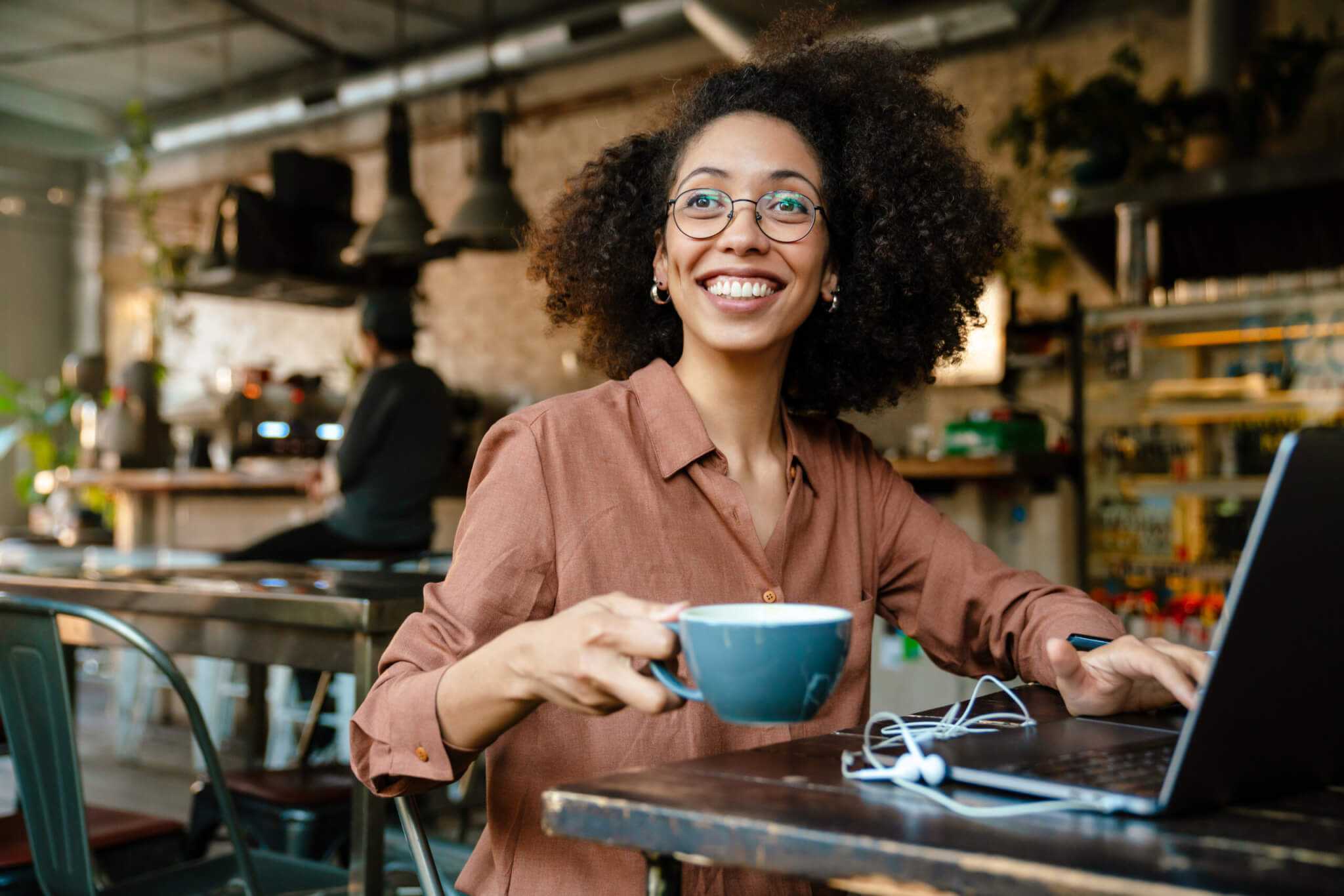 The Truth About Your Daily Latte: The Cost of Coffee Shops vs. Luxe Coffee Bar Setups