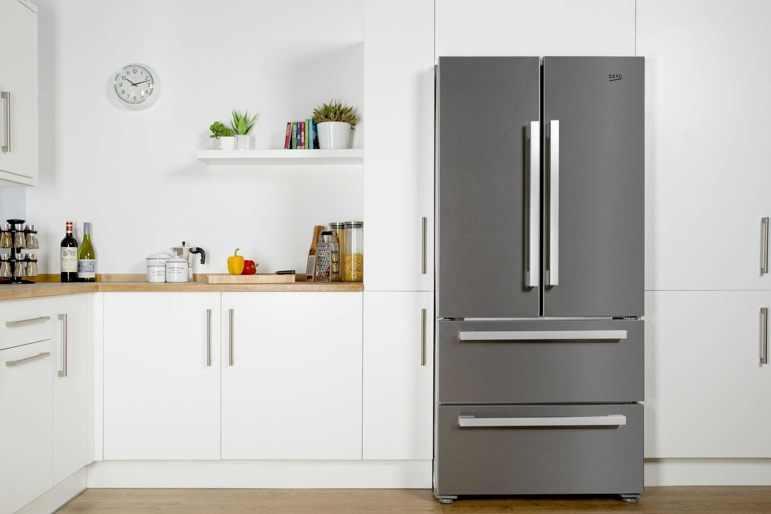 How to clean a refrigerator