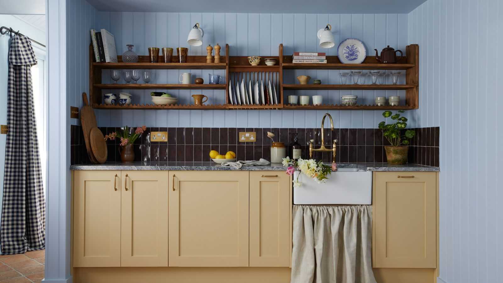 How to Decorate With Yellow and Blue – The Unexpected Color Trend Designers Are Loving This Spring