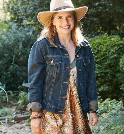 Laura Janney