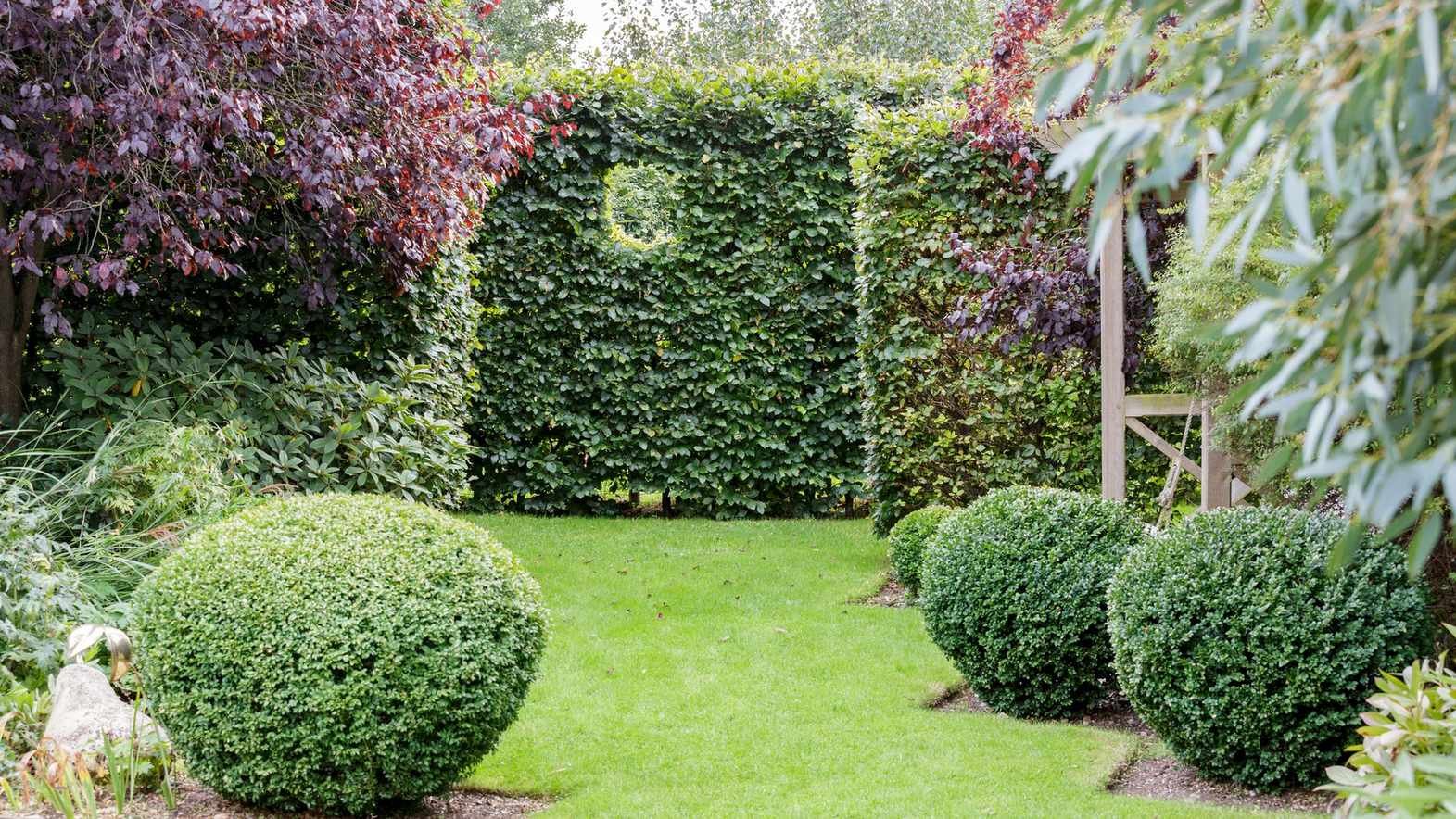 Garden edging ideas – for neat, tidy and decorative borders