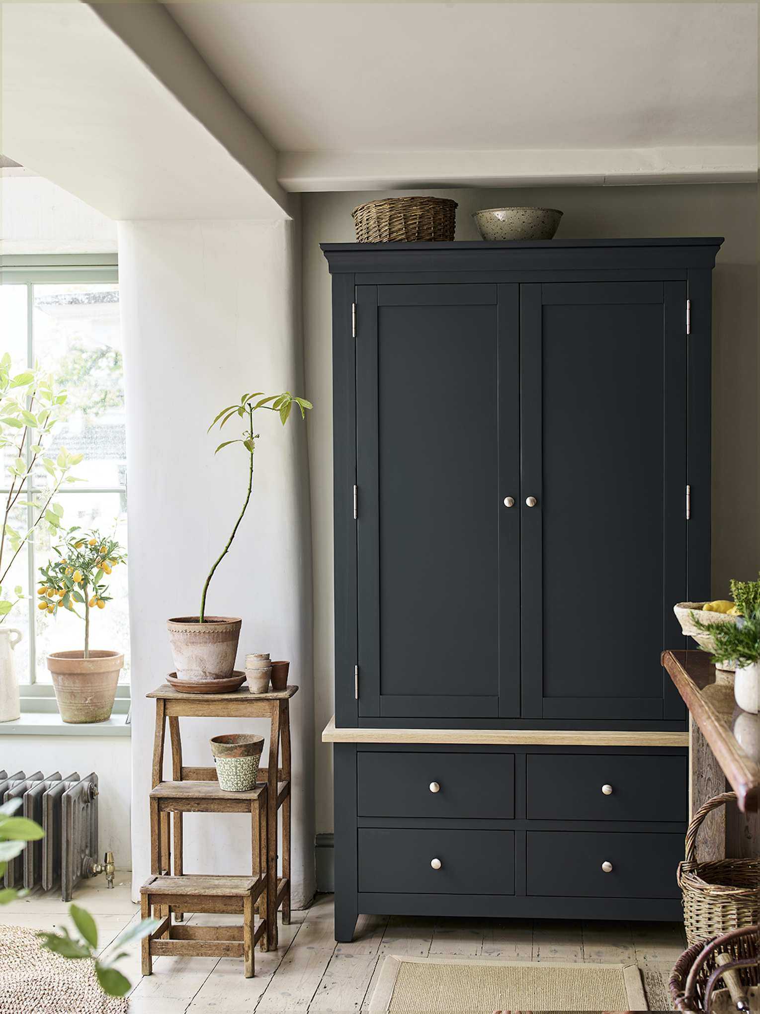 larder