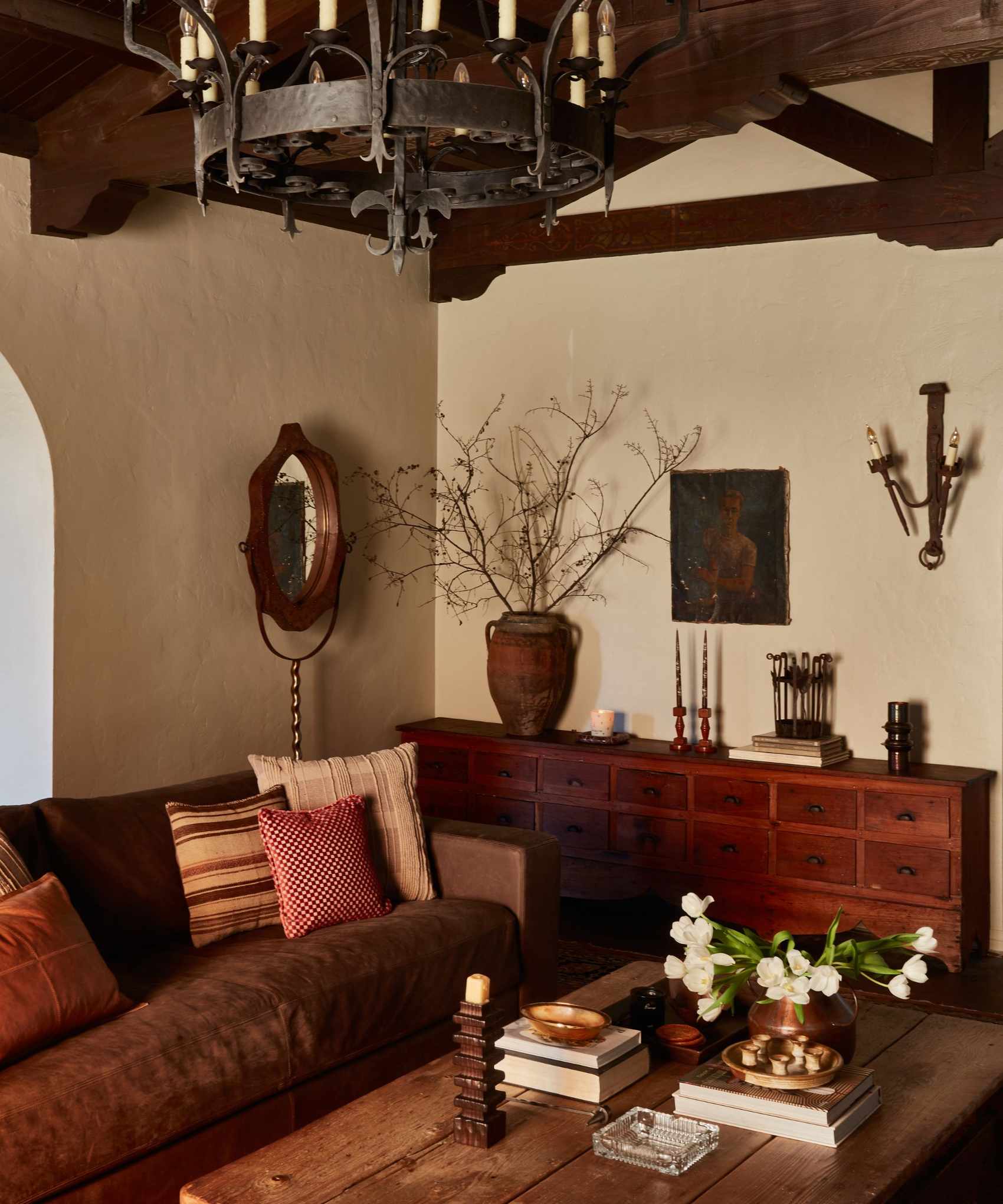 Rustic living room with wooden beams and wooden furniture
