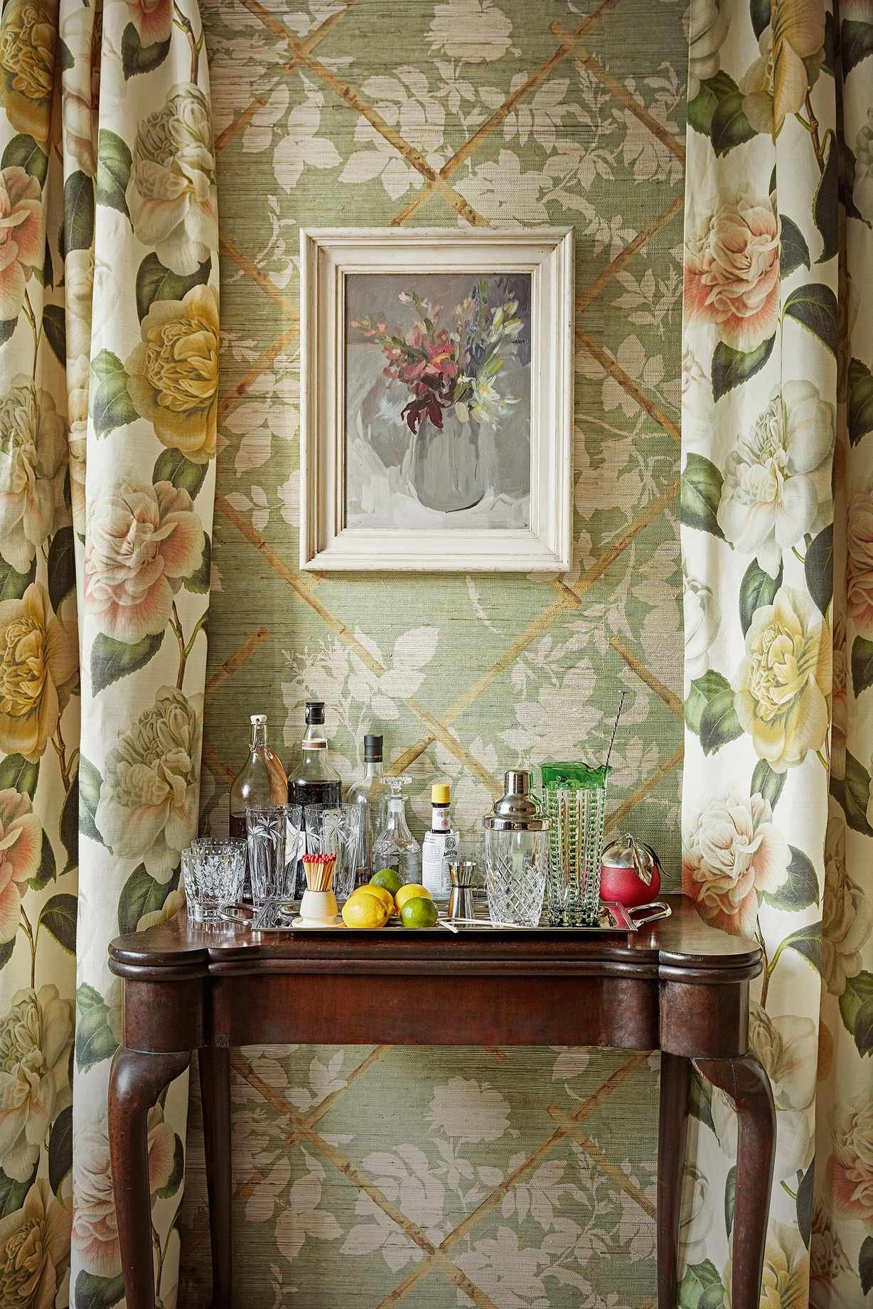 Cocktail station on a side table Homes &amp; Gardens