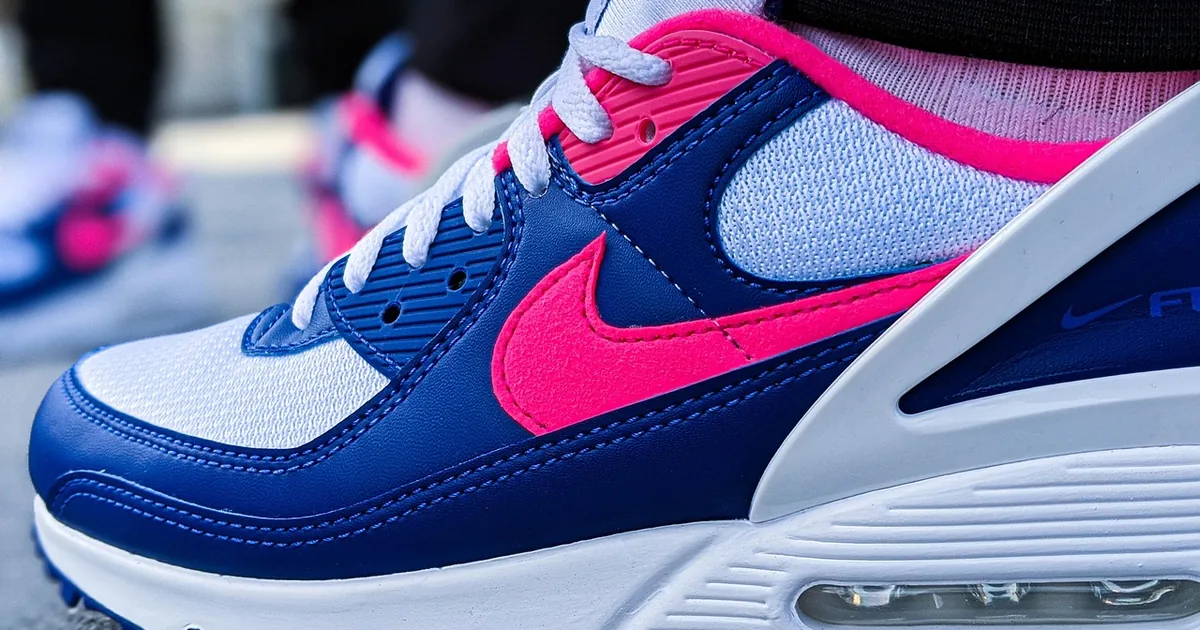 What to Know Before Shopping at Foot Locker (2026)