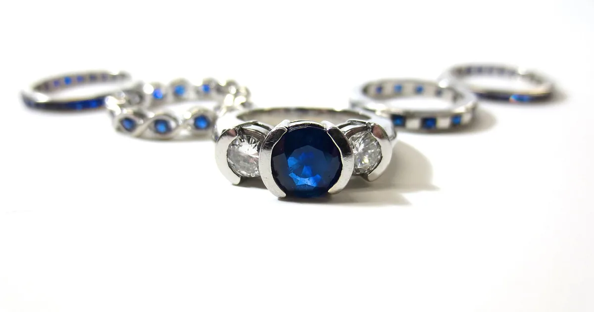 12 Helzberg Shopping Hacks Frugal Shoppers Swear By