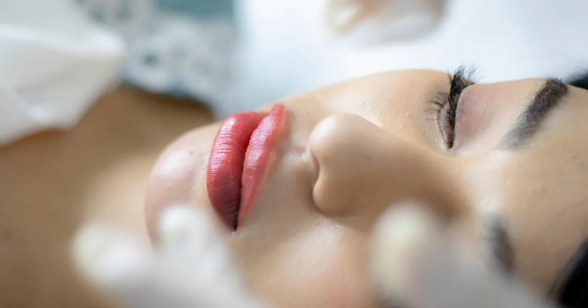 10 Things to Know Before Shopping IT Cosmetics (2026)