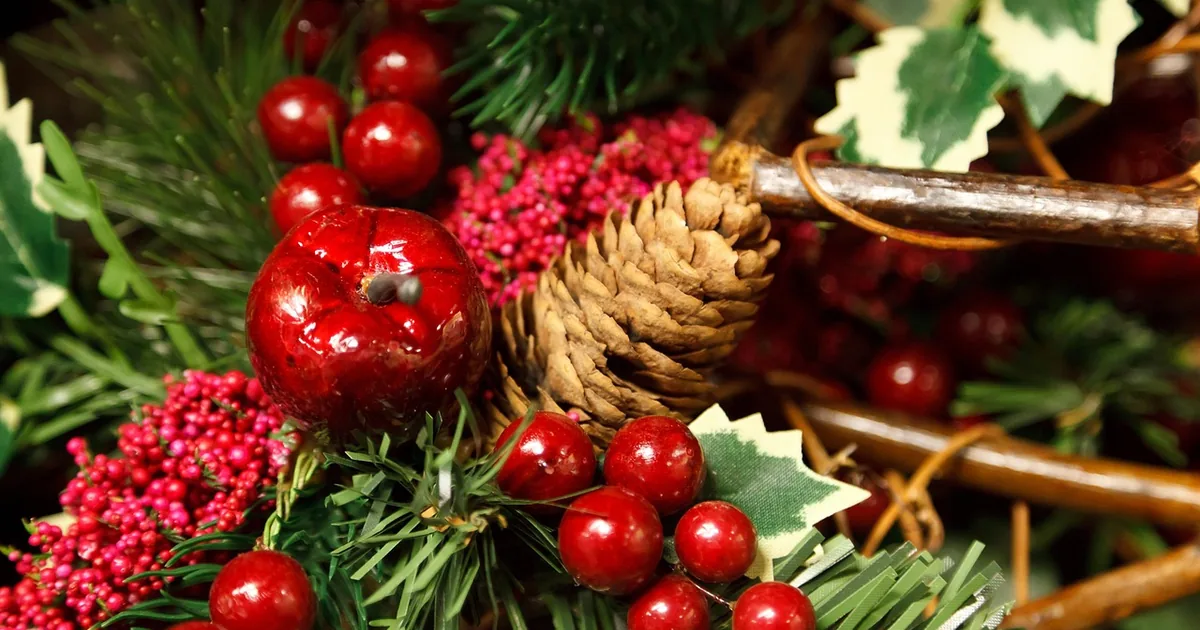 10 Smart Ways to Save at King of Christmas This 2026