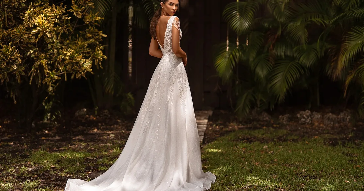 10 Essential Monique Lhuillier Shopping Hacks Frugal Shoppers Swear By