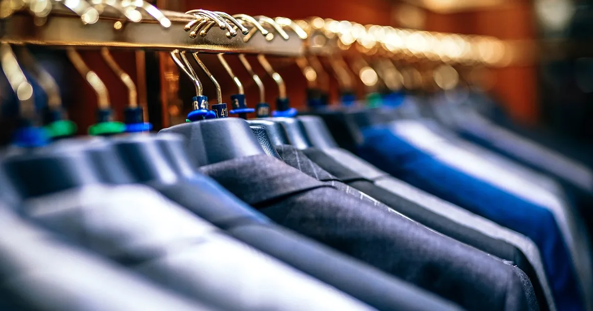 How to Get the Best Deal at Moschino: A Complete Fashion & Apparel Guide