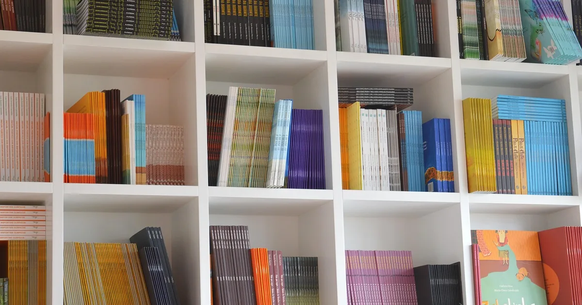 Where Smart Shoppers Find Simon and Schuster Deals in 2026